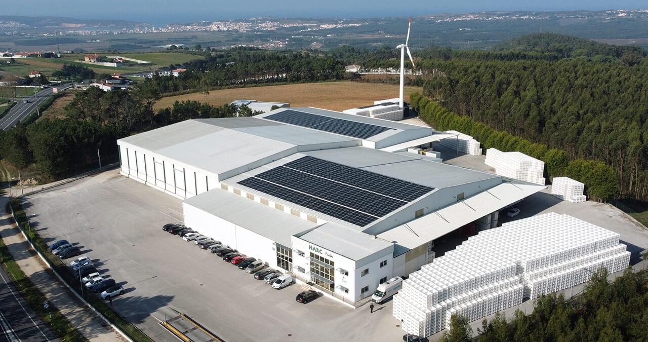 vista aerea da Narc Frutas com paineis solares helexia