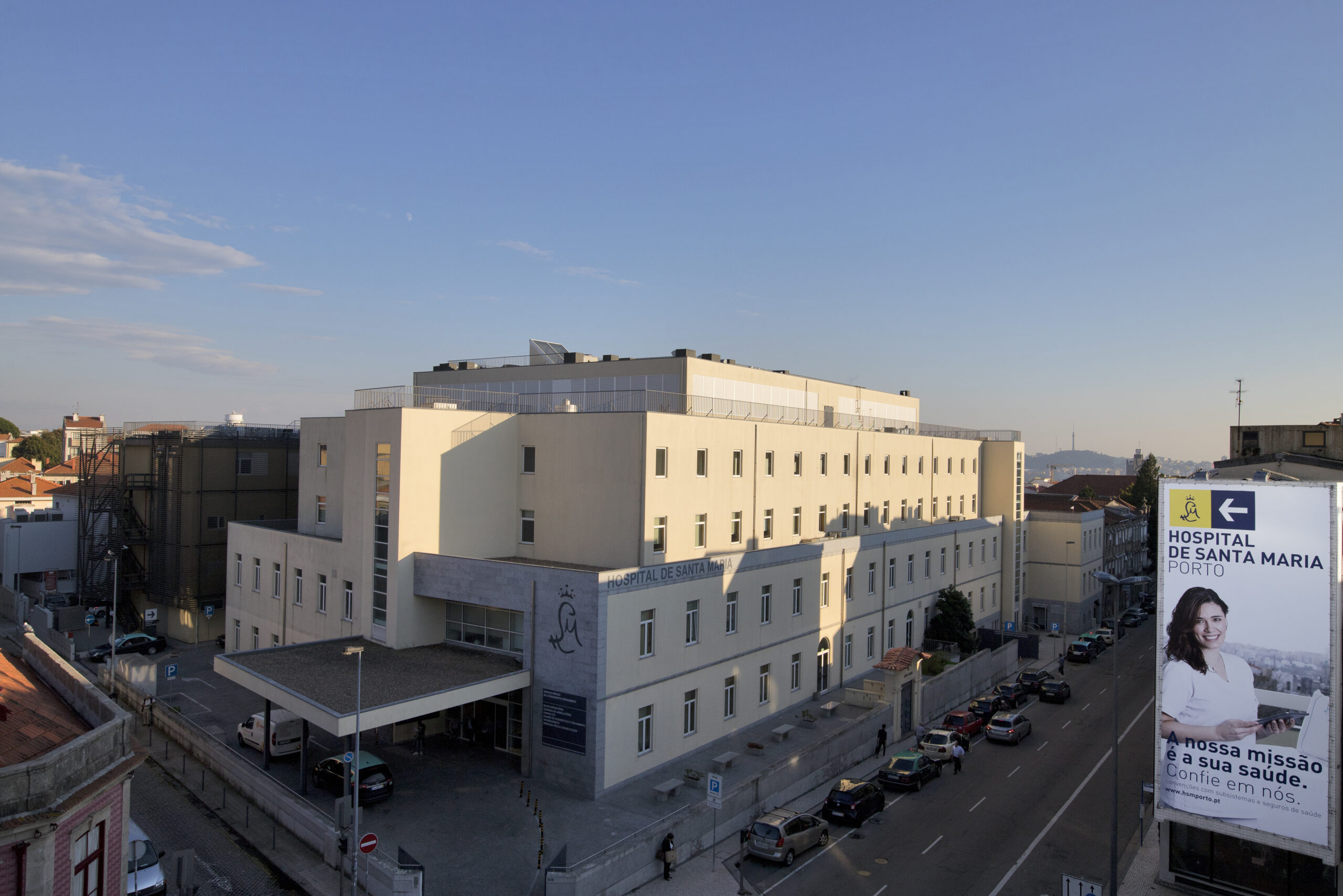 Fachada hospital de Santa Maria Porto